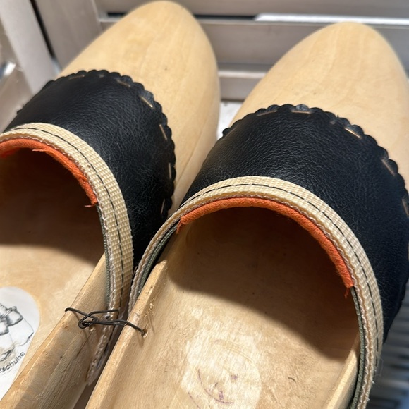 W.U Qualitatsholzschuhe wooden clogs - Picture 3 of 4